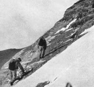 Wyn Harris and Wager leaving Camp VI for Camp V on May 30, 1933, after the first assault on Everest (Ruttledge 1934).