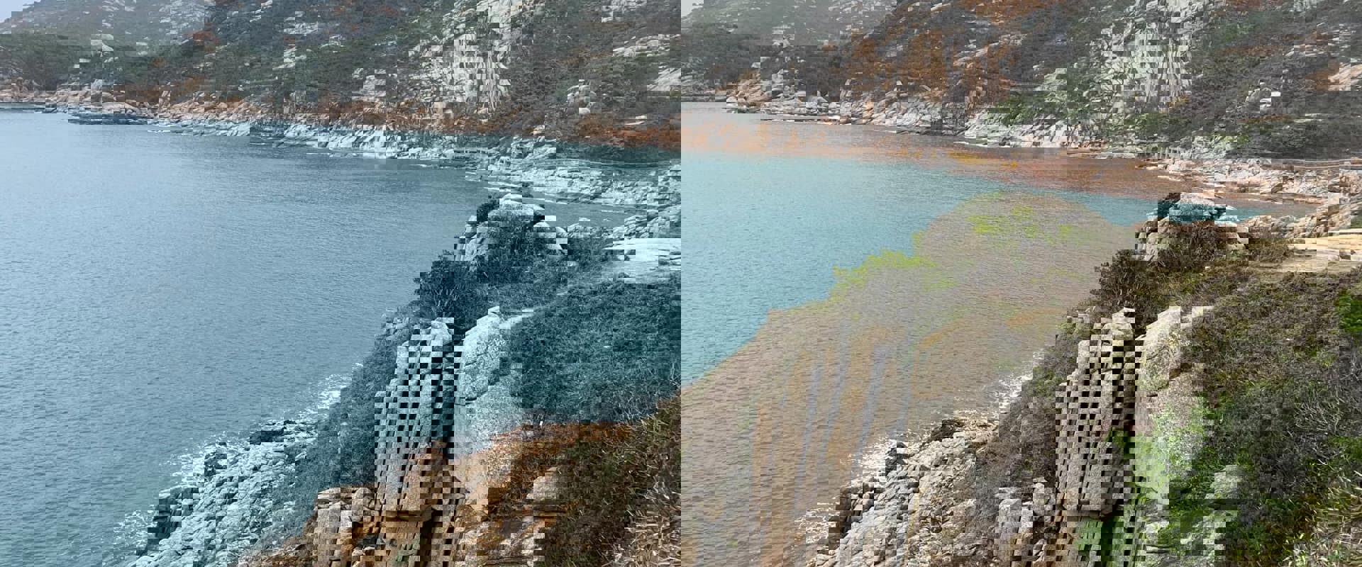 Landscape of mafic dyke and ocean 