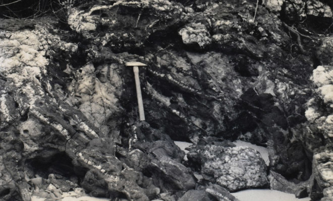Photograph of 'False Teeth’ beds of secondary quartz, Singapore, c.1948-1950. (LDGSL/38).