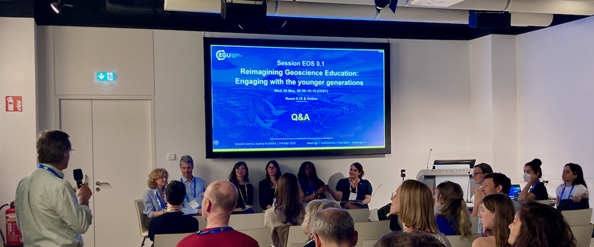 A full room during an Education panel discussion at EGU