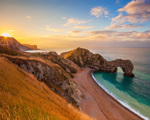 durdle door arched rock out to sea