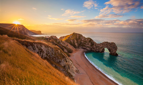 durdle door arched rock out to sea